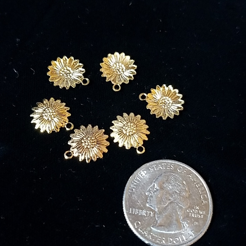 24k Gold Plated Charm - 1 charm Flower